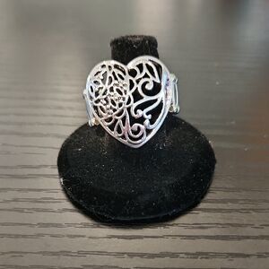 Paparazzi Silver Heart Filigree Ring